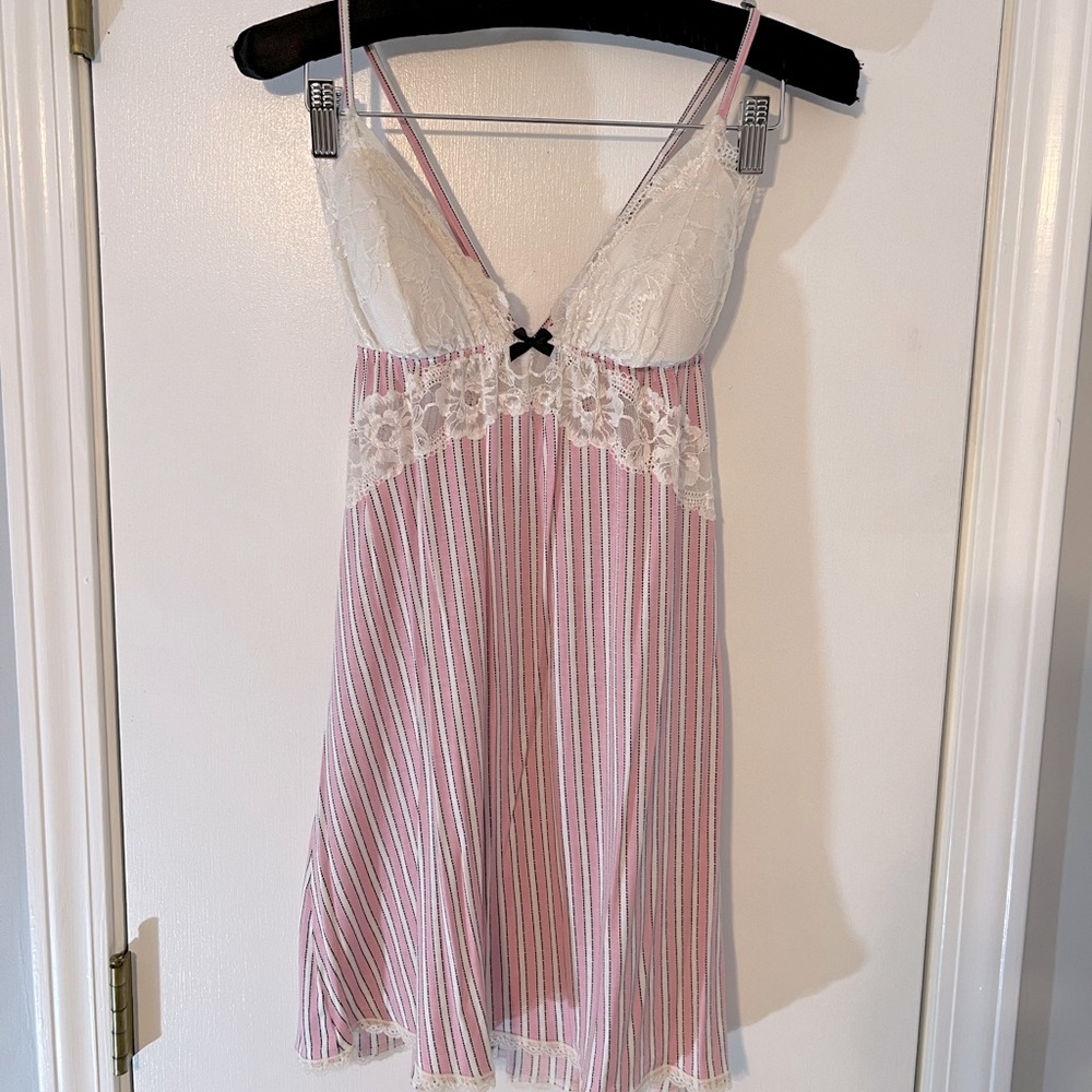 VICTORIA’S SECRET Classic Pink Stripe Lace Modal V-neck Slip Nightgown - Sz M🩷 - Picture 1 of 7
